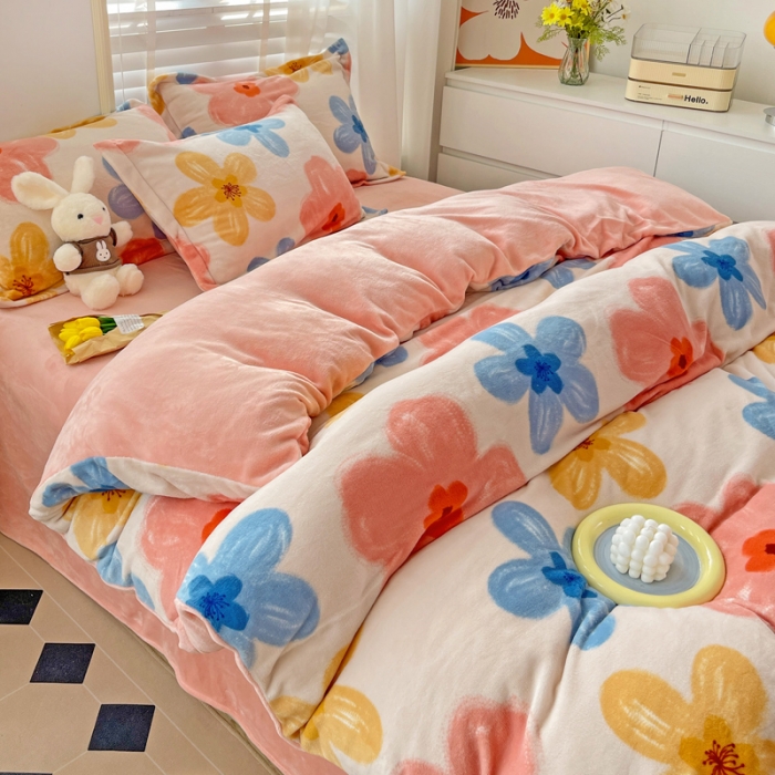 91家纺网 家纺一手货源 找家纺 佰亿莱 2024新款高克重印花牛奶绒四件套 初晴