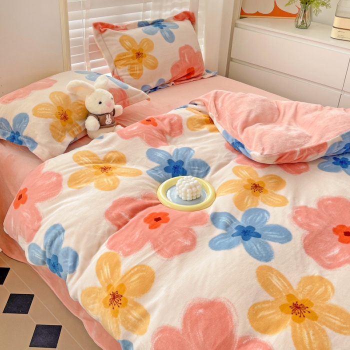 91家纺网 家纺一手货源 找家纺 佰亿莱 2024新款高克重印花牛奶绒四件套 初晴