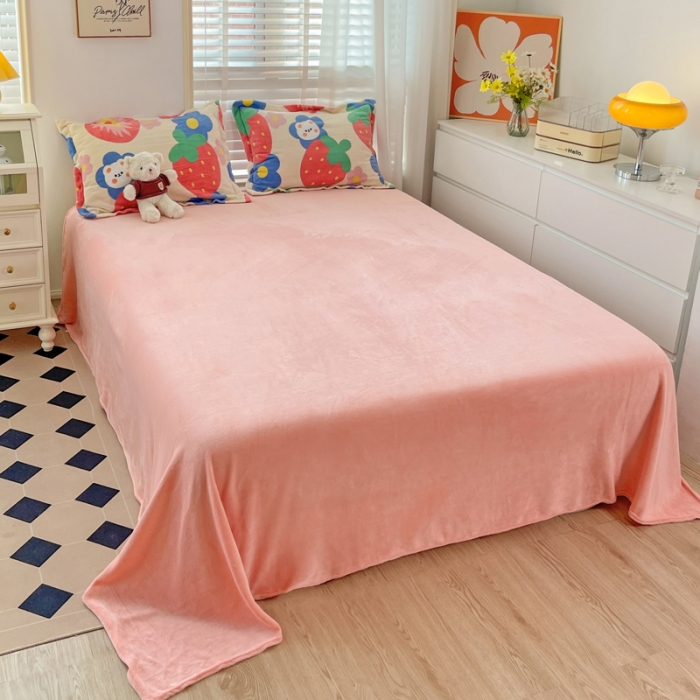 91家纺网 家纺一手货源 找家纺 佰亿莱 2024新款高克重印花牛奶绒四件套 草莓熊