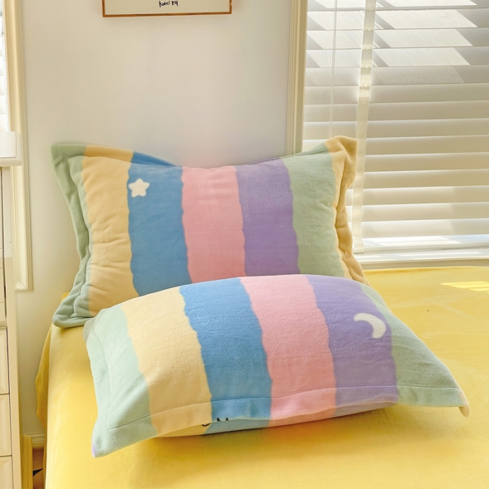 91家纺网 家纺一手货源 找家纺 佰亿莱 2024新款高克重印花牛奶绒四件套 彩虹蝴蝶结