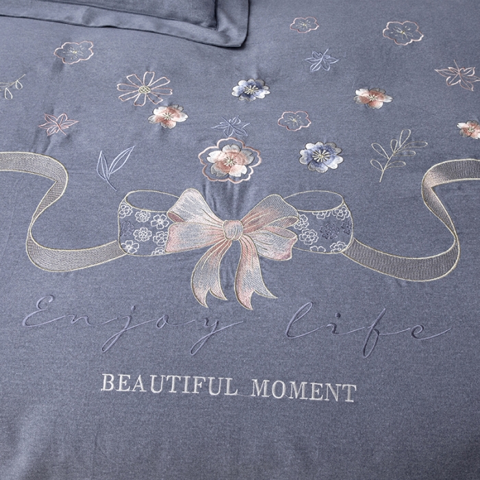 91家纺网 家纺一手货源 找家纺 纽缦 2022新款纯棉加厚纯色绣花款床笠四件套 蝶恋花高级灰