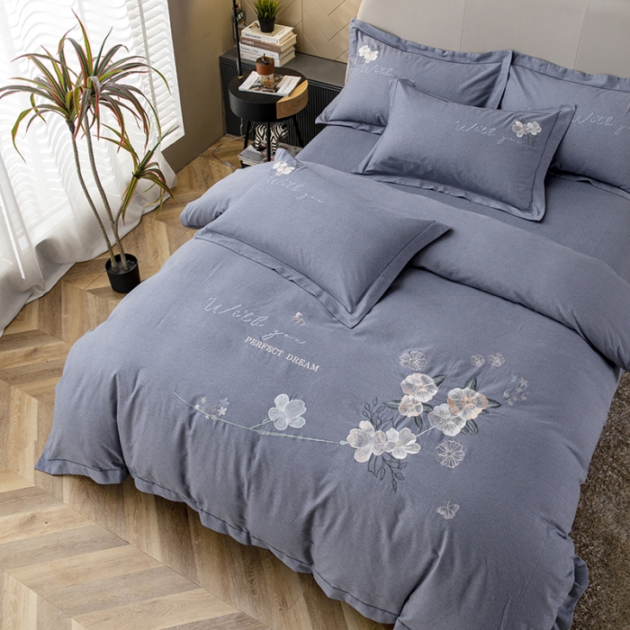 91家纺网 家纺一手货源 找家纺 纽缦 2022新款纯棉加厚纯色绣花款床笠四件套 醉花阴高级灰