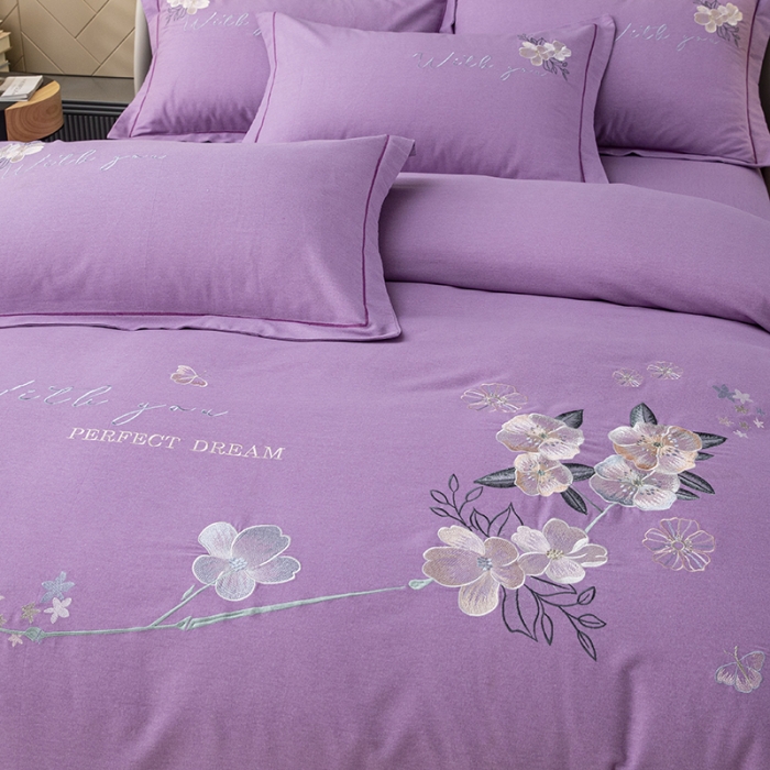 91家纺网 家纺一手货源 找家纺 纽缦 2022新款纯棉加厚纯色绣花款床笠四件套 醉花阴梦幻紫