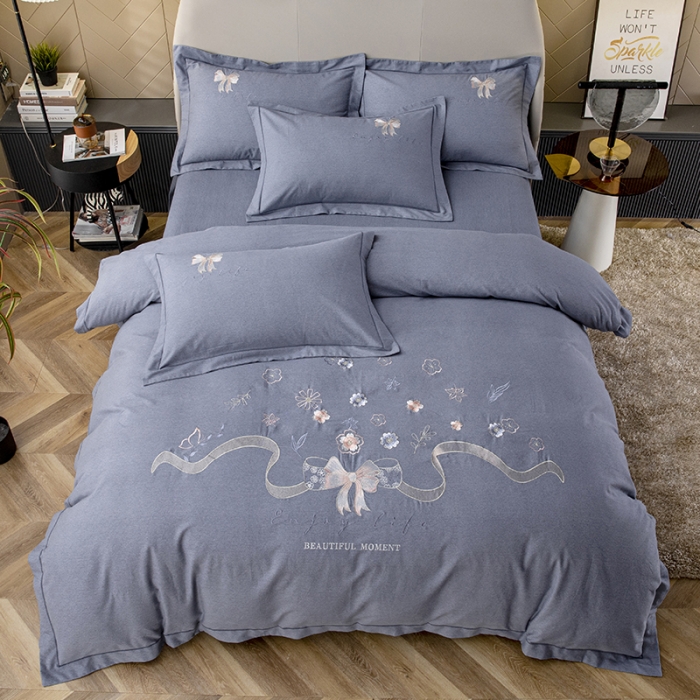 91家纺网 家纺一手货源 找家纺 纽缦 2022新款纯棉加厚纯色绣花款床裙四件套 蝶恋花高级灰