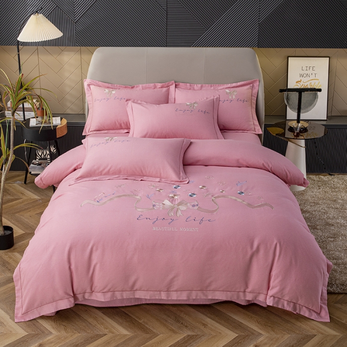 91家纺网 家纺一手货源 找家纺 纽缦 2022新款纯棉加厚纯色绣花款床裙四件套 蝶恋花豆沙粉