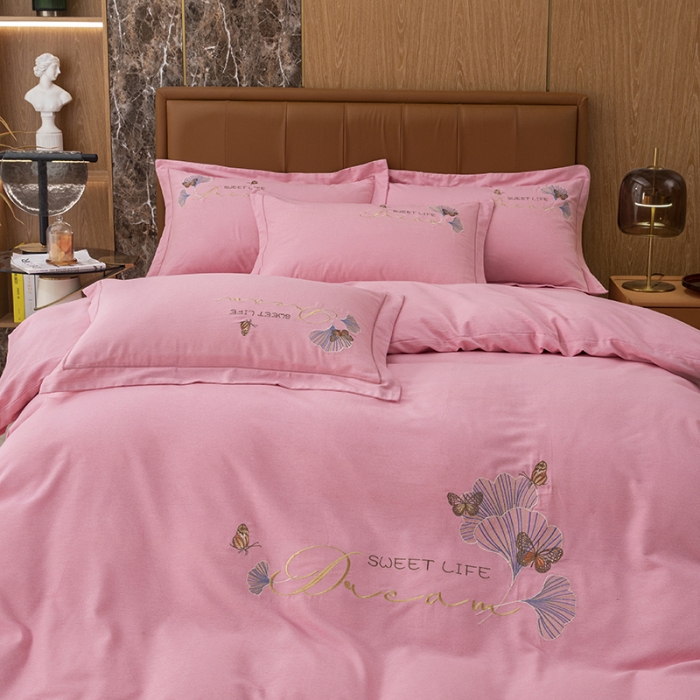 91家纺网 家纺一手货源 找家纺 纽缦 2022新款纯棉加厚纯色绣花款床裙四件套 锦园春豆沙粉