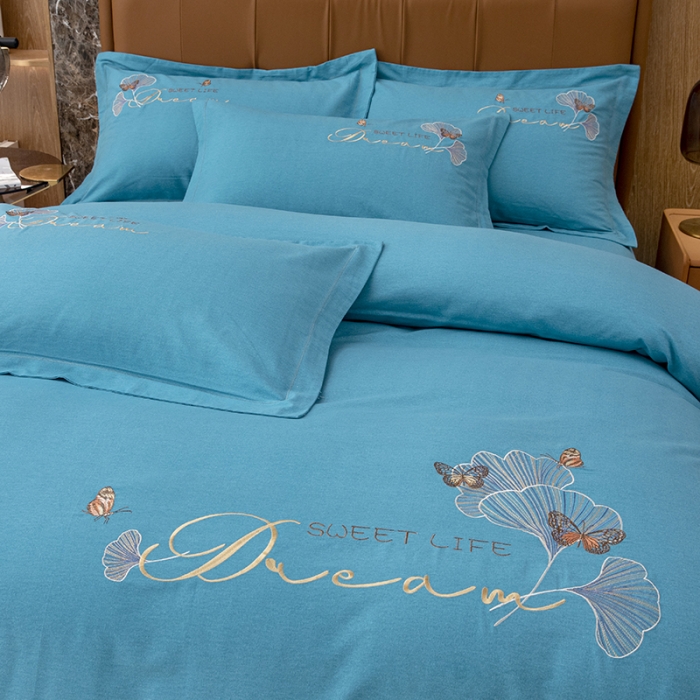 91家纺网 家纺一手货源 找家纺 纽缦 2022新款纯棉加厚纯色绣花款床裙四件套 锦园春孔雀蓝