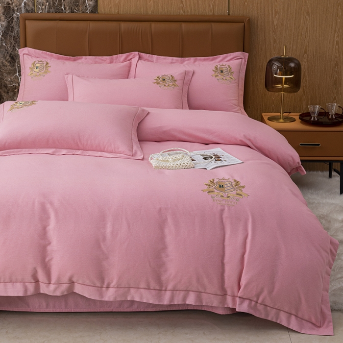 91家纺网 家纺一手货源 找家纺 纽缦 2022新款纯棉加厚纯色绣花款床裙四件套 满朝欢豆沙粉