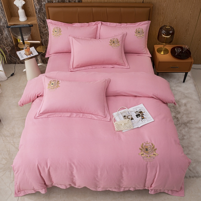 91家纺网 家纺一手货源 找家纺 纽缦 2022新款纯棉加厚纯色绣花款床裙四件套 满朝欢豆沙粉