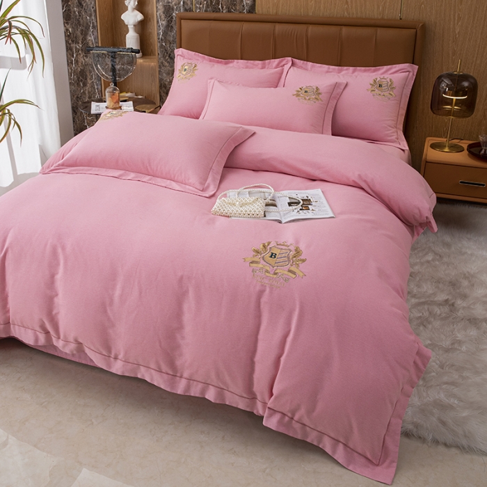 91家纺网 家纺一手货源 找家纺 纽缦 2022新款纯棉加厚纯色绣花款床裙四件套 满朝欢豆沙粉