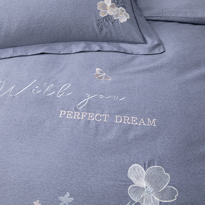 91家纺网 家纺一手货源 找家纺 纽缦 2022新款纯棉加厚纯色绣花款床裙四件套 醉花阴高级灰