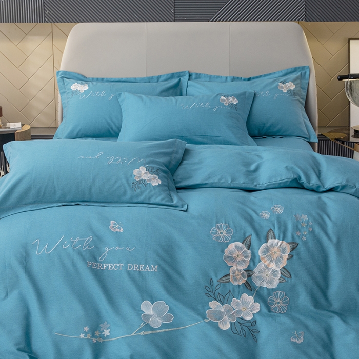 91家纺网 家纺一手货源 找家纺 纽缦 2022新款纯棉加厚纯色绣花款床裙四件套 醉花阴孔雀蓝