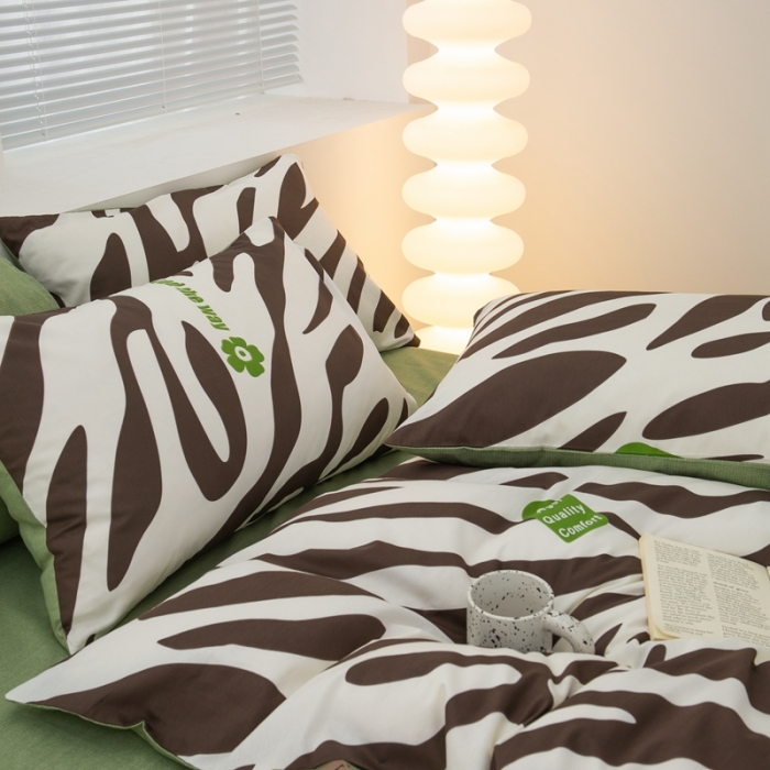 91家纺网 家纺一手货源 找家纺 黑马家居2023新款全棉印花喷气12868套件-四件套斑马