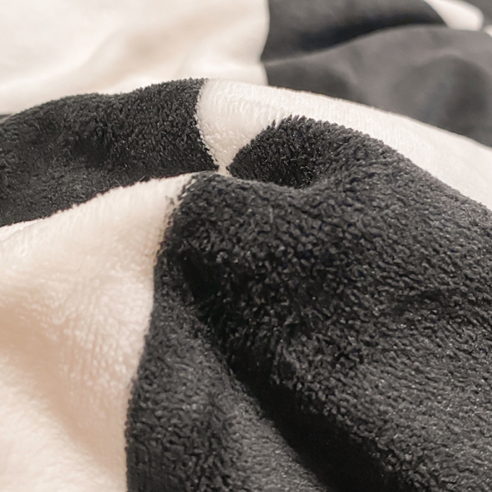 91家纺网 家纺一手货源 找家纺 澳梵 2022新款牛奶绒豆豆绒四件套 黑白格