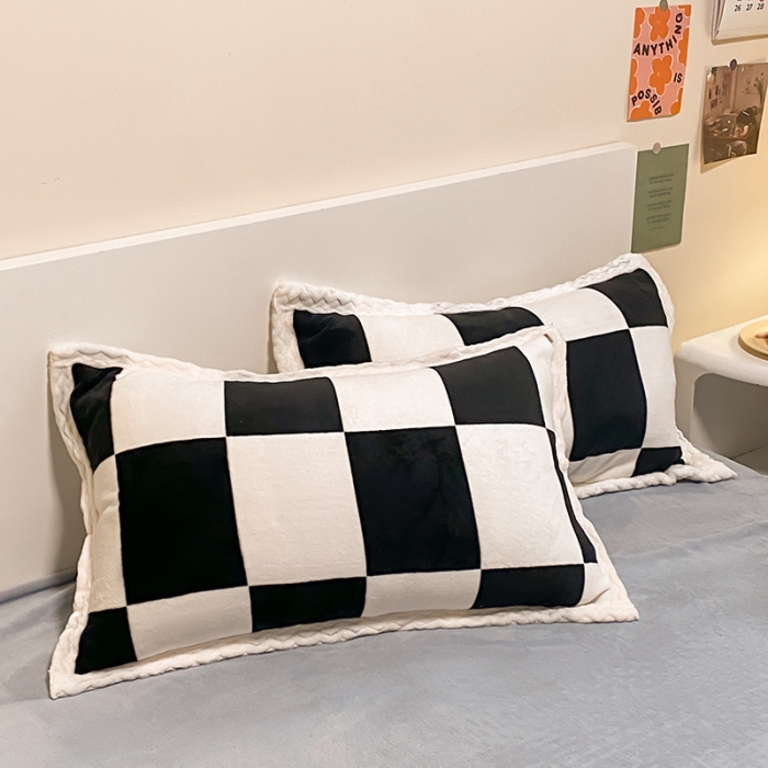 91家纺网 家纺一手货源 找家纺 澳梵 2022新款牛奶绒豆豆绒四件套 黑白格