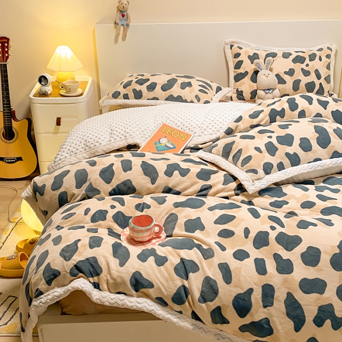 91家纺网 家纺一手货源 找家纺 澳梵 2022新款牛奶绒豆豆绒四件套 浓情咖啡