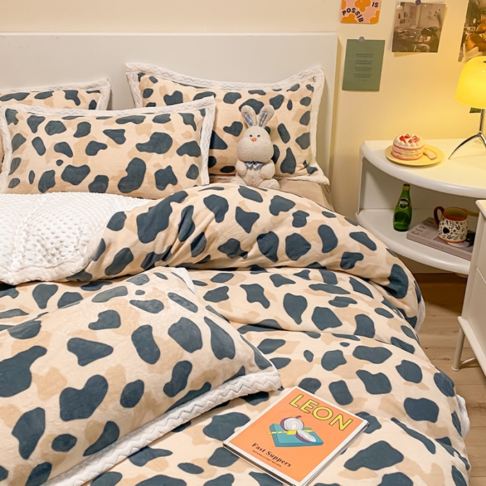 91家纺网 家纺一手货源 找家纺 澳梵 2022新款牛奶绒豆豆绒四件套 浓情咖啡