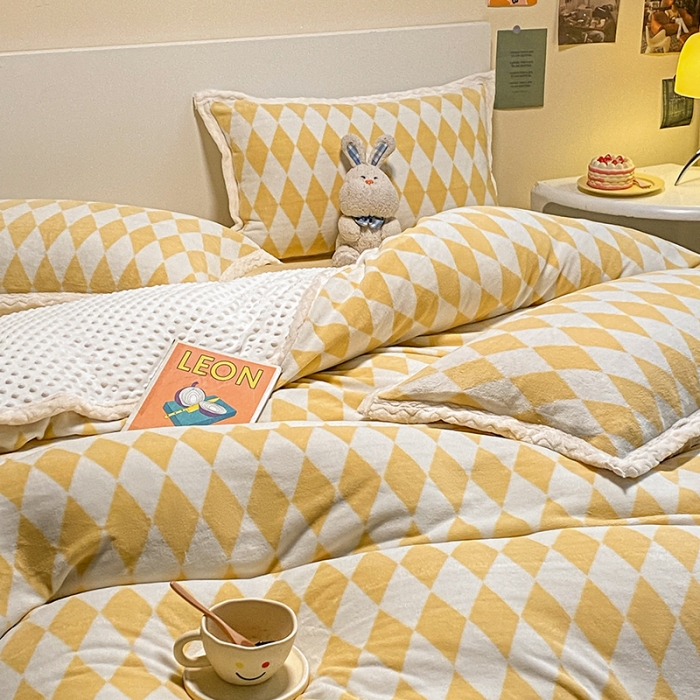 91家纺网 家纺一手货源 找家纺 澳梵 2022新款牛奶绒豆豆绒四件套 时光-黄