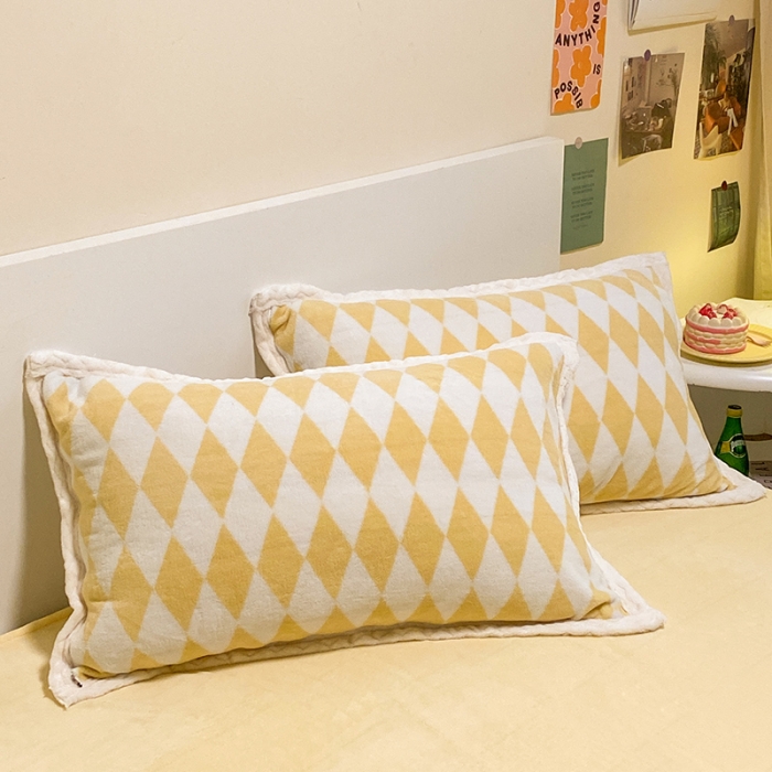 91家纺网 家纺一手货源 找家纺 澳梵 2022新款牛奶绒豆豆绒四件套 时光-黄