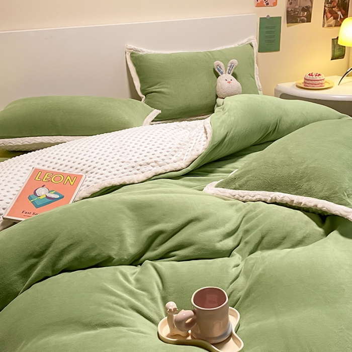 91家纺网 家纺一手货源 找家纺 澳梵 2022新款牛奶绒豆豆绒四件套 氧气-草绿