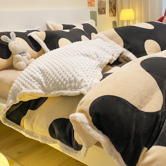 91家纺网 家纺一手货源 找家纺 澳梵 2022新款牛奶绒豆豆绒四件套 维拉-米黄