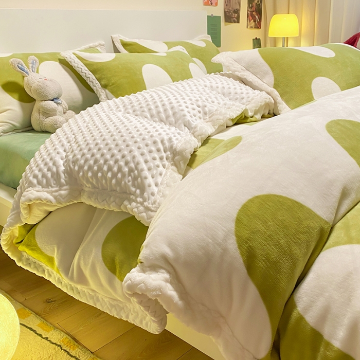 91家纺网 家纺一手货源 找家纺 澳梵 2022新款牛奶绒豆豆绒四件套 维拉-绿色