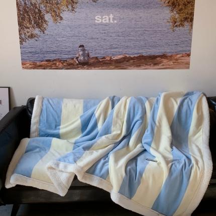 91家纺网 家纺一手货源 找家纺 桃喜 2022新款230g牛奶绒羊羔绒条纹毛毯 海盐芝士