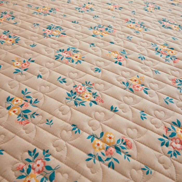 91家纺网 家纺一手货源 找家纺 宜凡 2023新款四季款夹棉小清新床笠三件套 纷飞