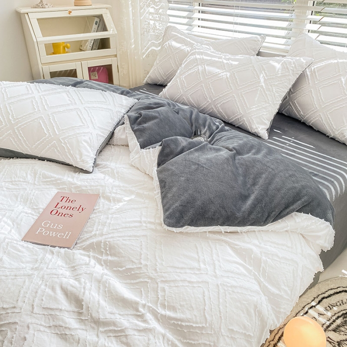 91家纺网 家纺一手货源 找家纺 琪格格纺织 2023新款韩式水洗棉剪花+牛奶绒四件套 象牙白