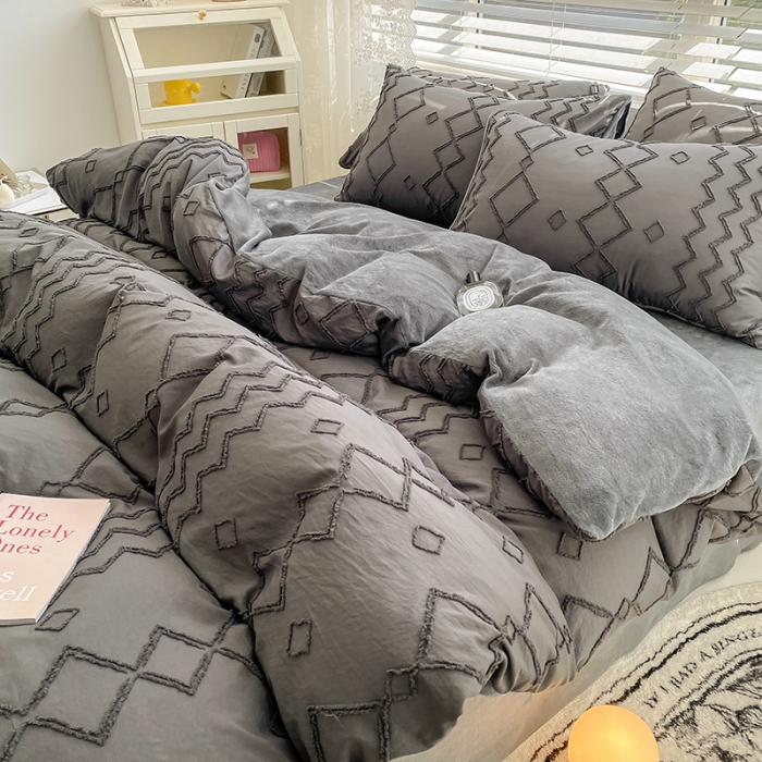 91家纺网 家纺一手货源 找家纺 琪格格纺织 2023新款韩式水洗棉剪花+牛奶绒四件套 洛克灰