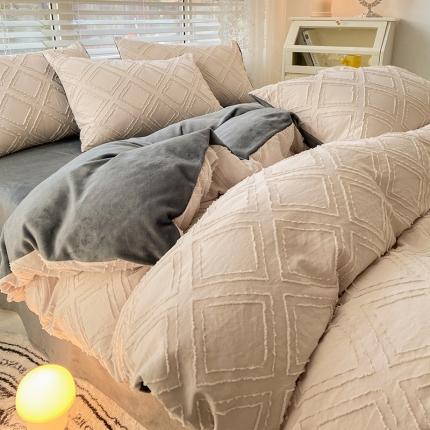 91家纺网 家纺一手货源 找家纺 琪格格纺织 2023新款韩式水洗棉剪花+牛奶绒四件套 卡其