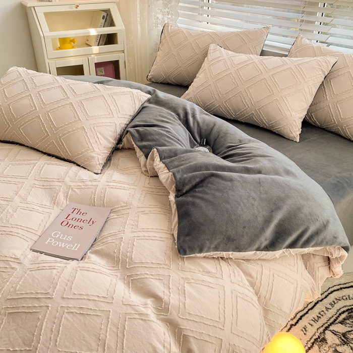 91家纺网 家纺一手货源 找家纺 琪格格纺织 2023新款韩式水洗棉剪花+牛奶绒四件套 卡其