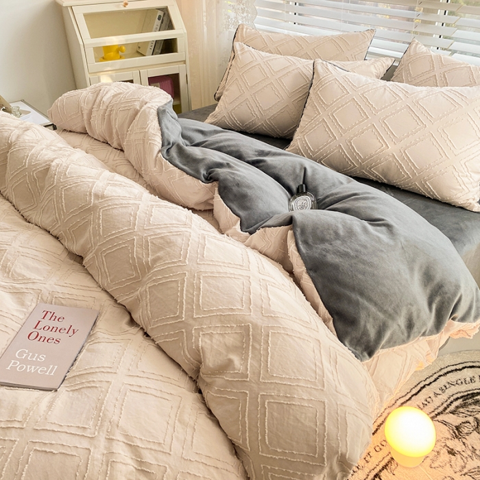 91家纺网 家纺一手货源 找家纺 琪格格纺织 2023新款韩式水洗棉剪花+牛奶绒四件套 卡其