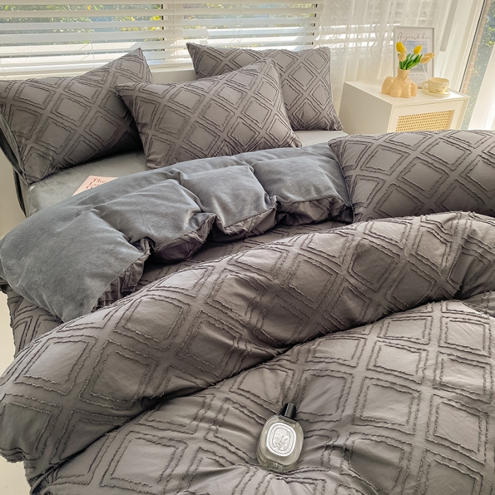 91家纺网 家纺一手货源 找家纺 琪格格纺织 2023新款韩式水洗棉剪花+牛奶绒四件套 高级灰