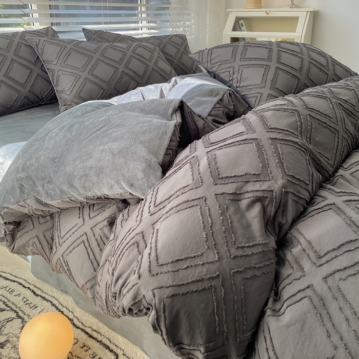 91家纺网 家纺一手货源 找家纺 琪格格纺织 2023新款韩式水洗棉剪花+牛奶绒四件套 高级灰