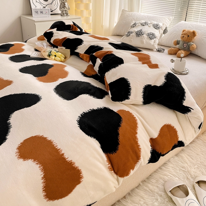 91家纺网 家纺一手货源 找家纺 捌月 2024冬季新款印花牛奶绒-被套 泡芙