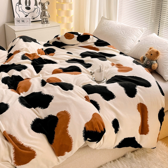 91家纺网 家纺一手货源 找家纺 捌月 2024冬季新款印花牛奶绒-被套 泡芙