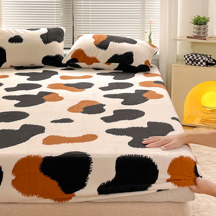 91家纺网 家纺一手货源 找家纺 捌月 2024冬季新款印花牛奶绒-床笠 泡芙