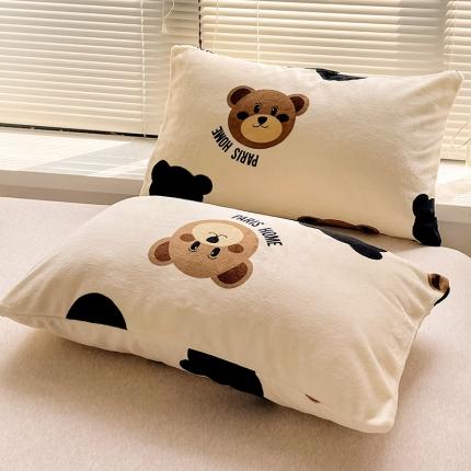 91家纺网 家纺一手货源 找家纺 （总）捌月 2024新款印花牛奶绒-枕套48x74cm一个