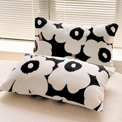 91家纺网 家纺一手货源 找家纺 捌月 2024冬季新款印花牛奶绒-枕套48x74cm一个暮晨