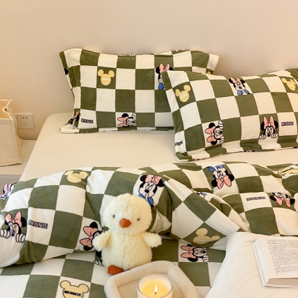 总时光里 230g正宗全消光印花牛奶绒迪士尼棋盘格系列四件套