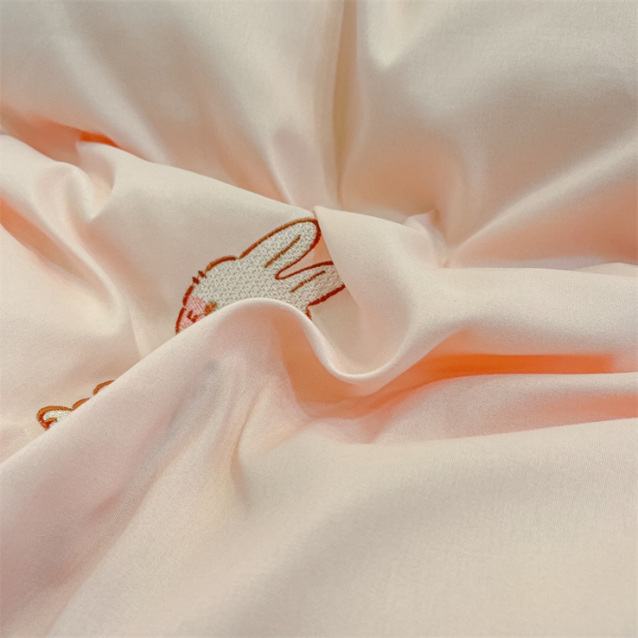 91家纺网 家纺一手货源 找家纺 眠帛家居 2022新款水洗棉拼牛奶绒绣花四件套 可爱兔-奶油粉