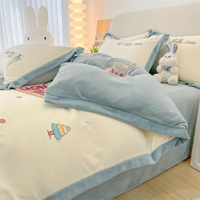 91家纺网 家纺一手货源 找家纺 眠帛家居 2022新款水洗棉拼牛奶绒绣花四件套 圣诞树