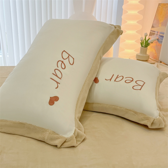 91家纺网 家纺一手货源 找家纺 眠帛家居 2022新款水洗棉拼牛奶绒绣花四件套 小熊