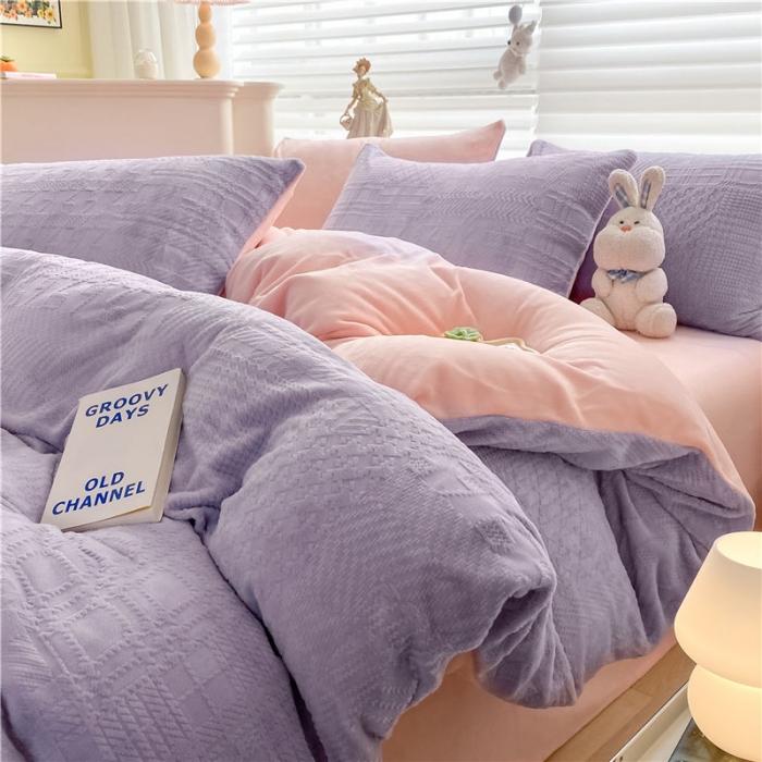 91家纺网 家纺一手货源 找家纺 古吉梦 2022新款A类高克重华夫格雕花绒四件套 华夫格-丁香紫+藕粉