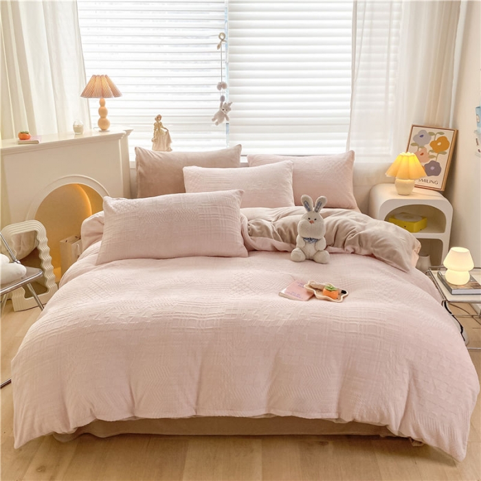 91家纺网 家纺一手货源 找家纺 古吉梦 2022新款A类高克重华夫格雕花绒四件套 华夫格-玫瑰粉+卡其