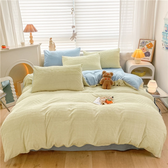 91家纺网 家纺一手货源 找家纺 古吉梦 2022新款A类高克重华夫格雕花绒四件套 华夫格-奶黄+天空蓝