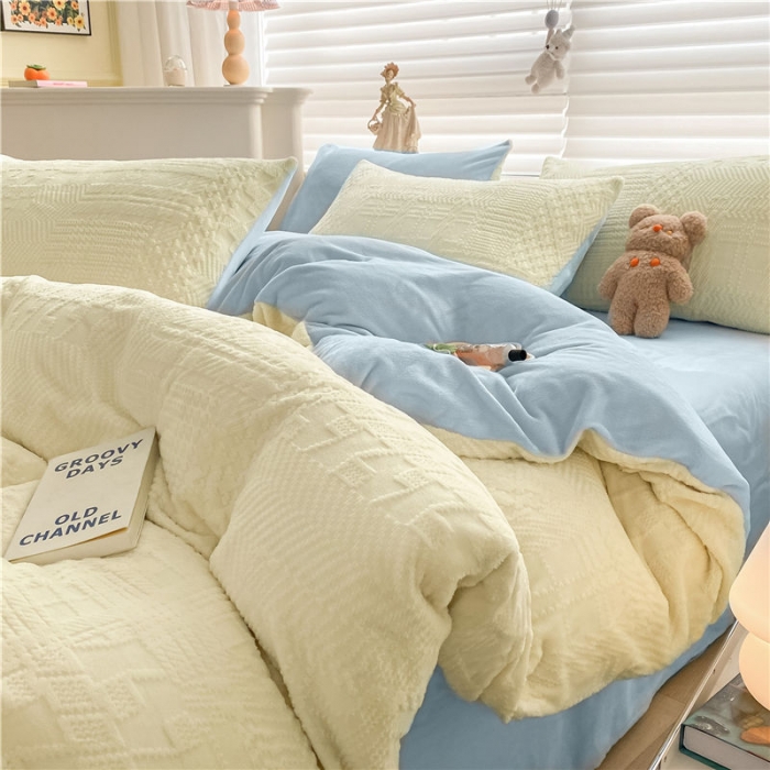 91家纺网 家纺一手货源 找家纺 古吉梦 2022新款A类高克重华夫格雕花绒四件套 华夫格-奶黄+天空蓝