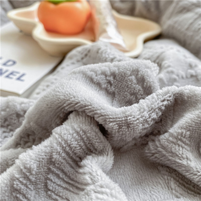 91家纺网 家纺一手货源 找家纺 古吉梦 2022新款A类高克重华夫格雕花绒四件套 华夫格-浅灰+奶黄