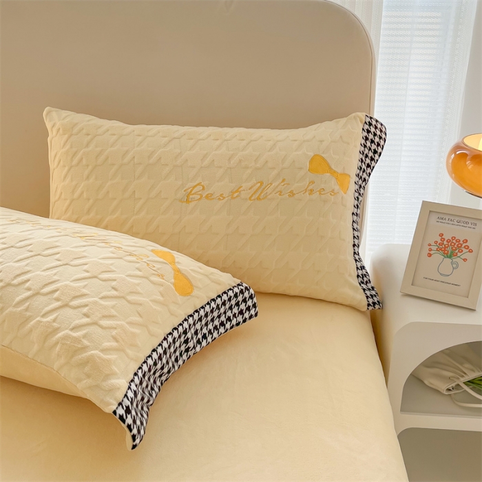 91家纺网 家纺一手货源 找家纺 （总）吾秀 2022 元气熊刺绣牛奶绒四件套 绣花四件套